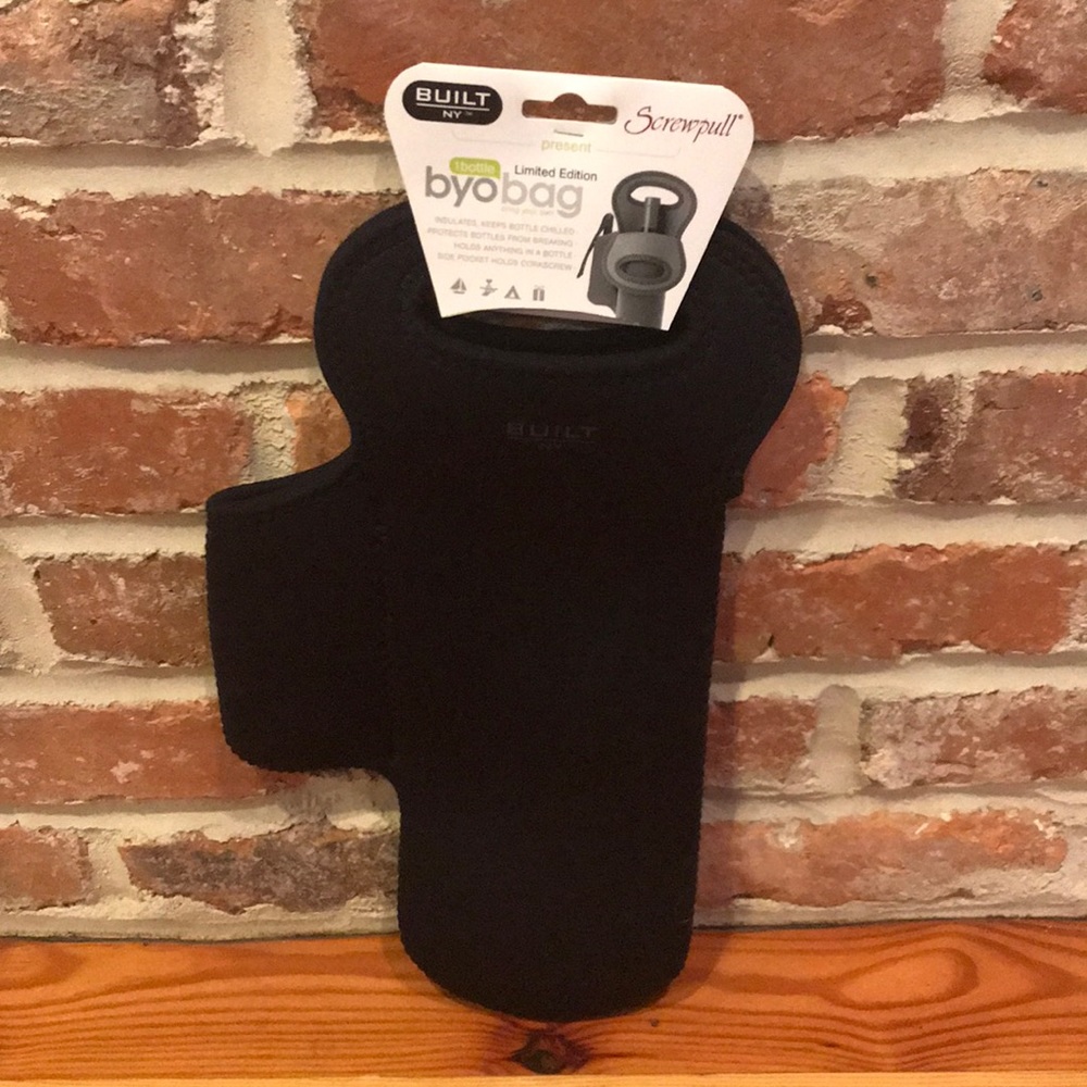 Neoprene wine bottle caddy tote
